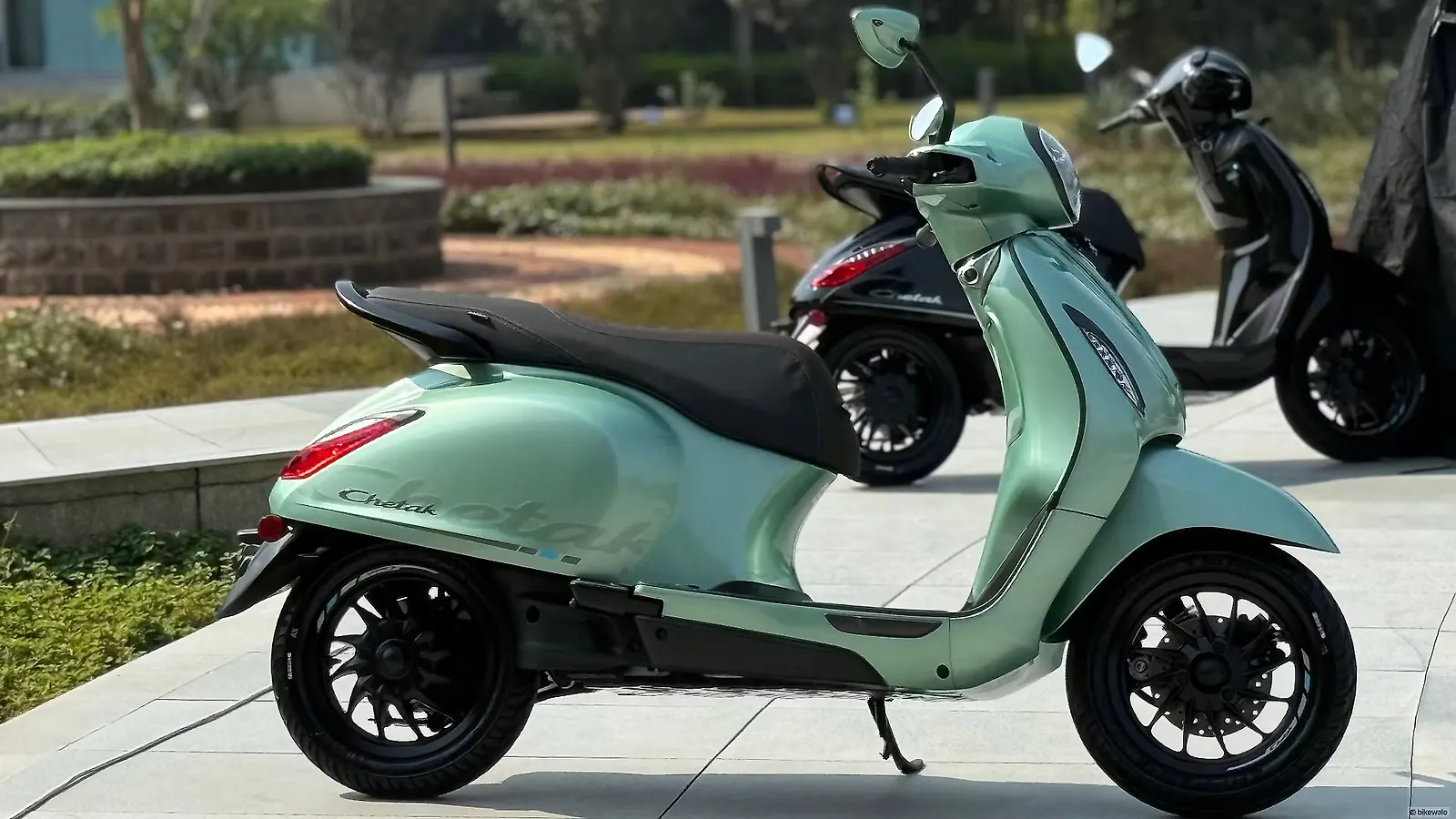 Bajaj Chetak - Photo 2