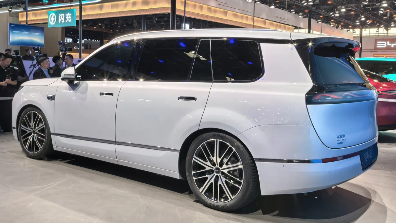 BYD Sealion 08 4