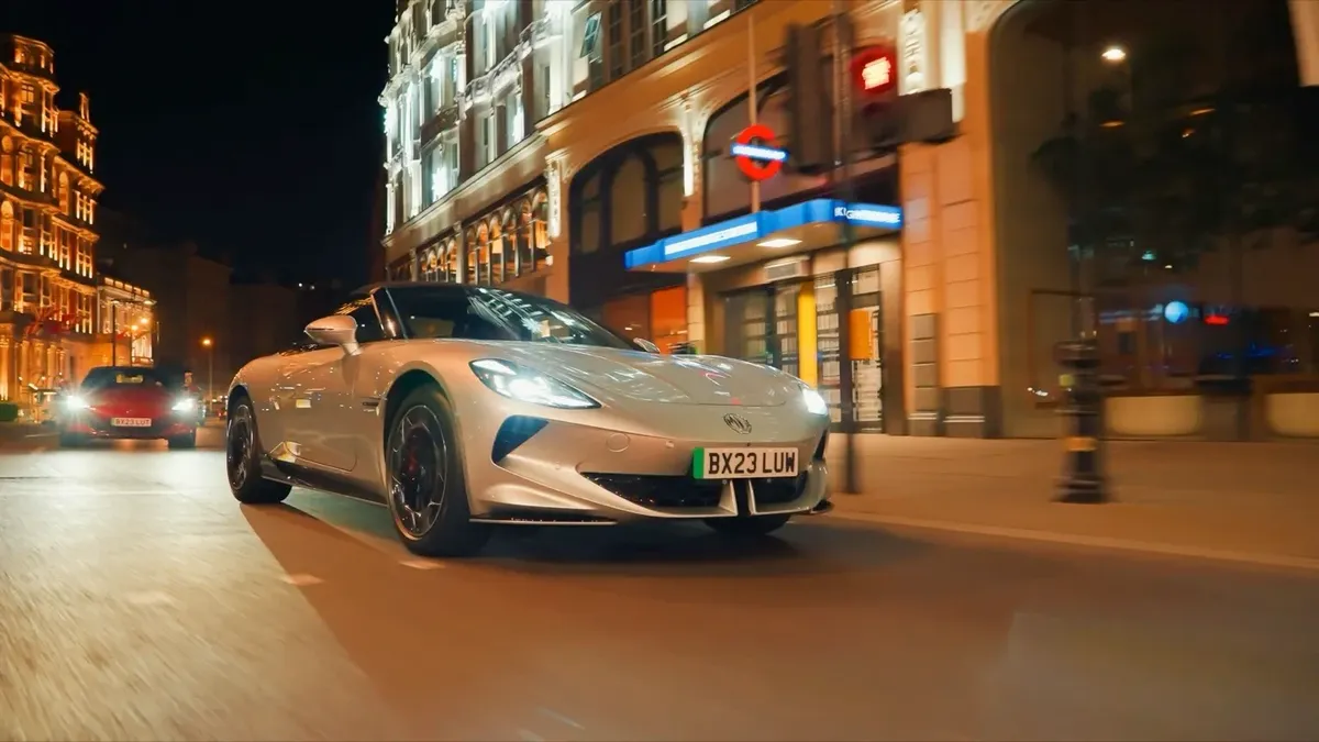 MG Cyberster - Photo 2