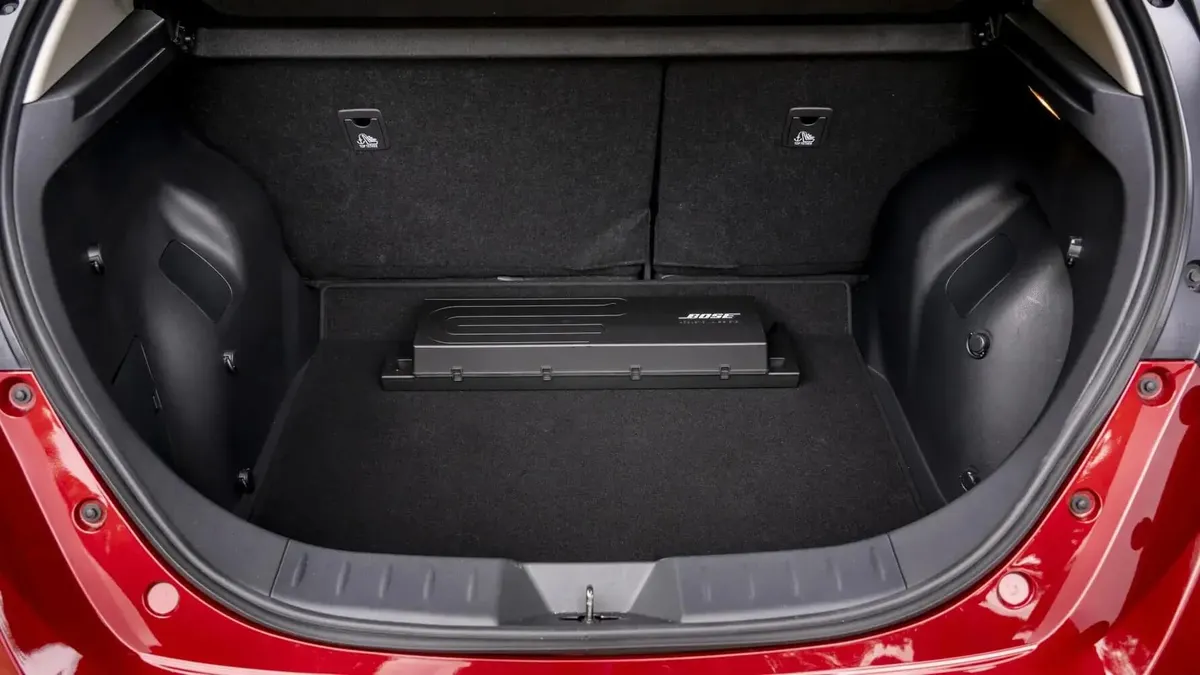 Nissan Leaf - Photo 2