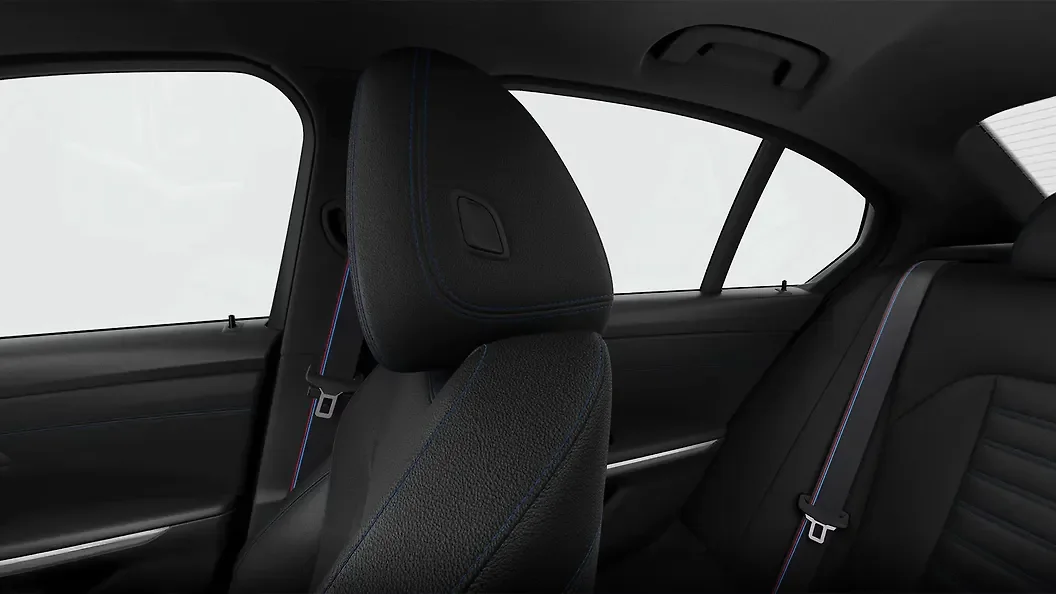 BMW 3 Series Luxury Edition thumbnail 2