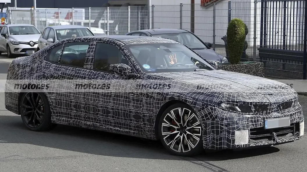 BMW 3 Series Luxury Edition thumbnail 4