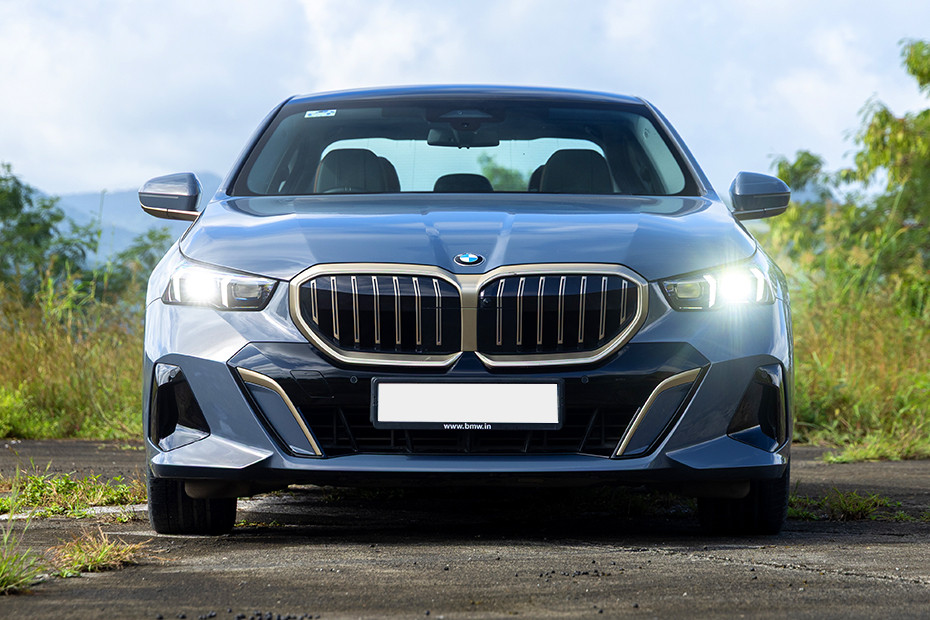 BMW 5 Series - Photo 3