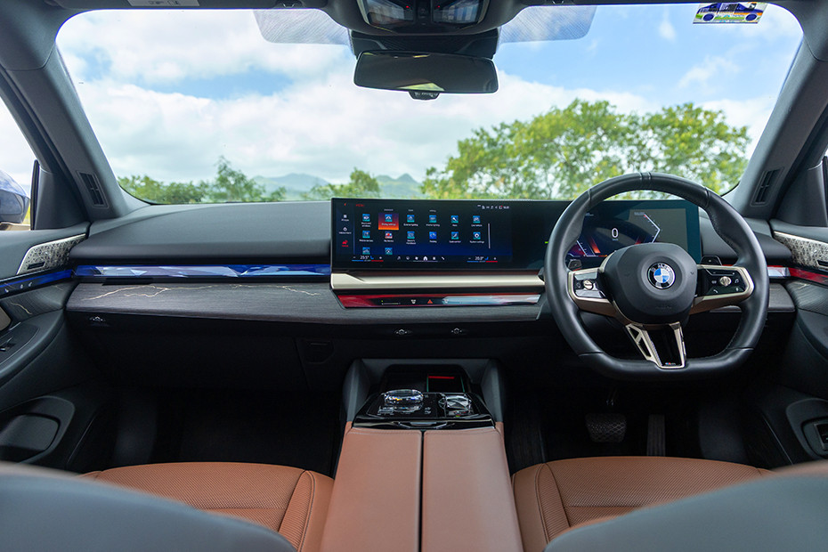 BMW 5 Series - Photo 9