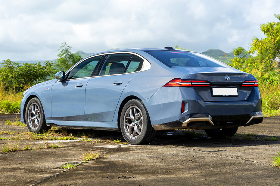 BMW 5 Series - Photo 5