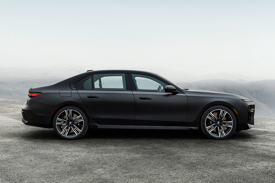 BMW 7 Series - Photo 6