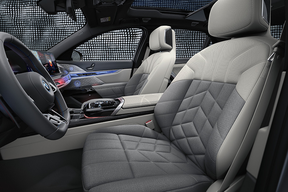 BMW 7 Series - Photo 12