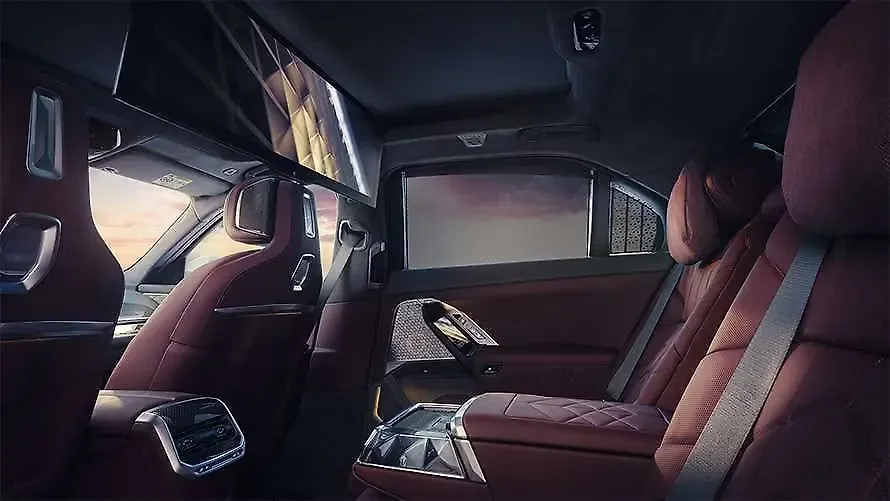 BMW 7 Series 745Le xDrive (PHEV) thumbnail 4