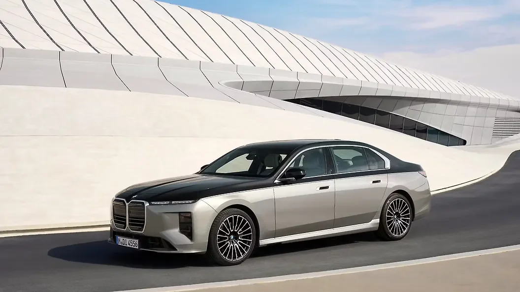 BMW 7 Series 745Le xDrive (PHEV) thumbnail 6