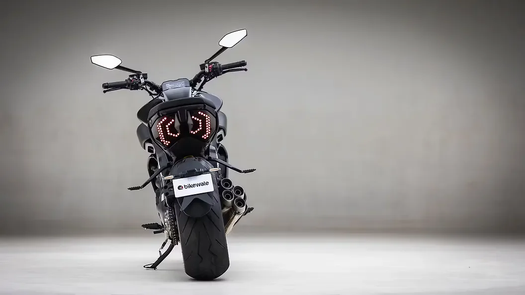 Ducati Diavel V4 thumbnail 4