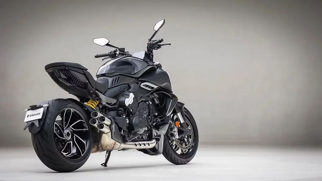 Ducati Diavel V4 thumbnail 5