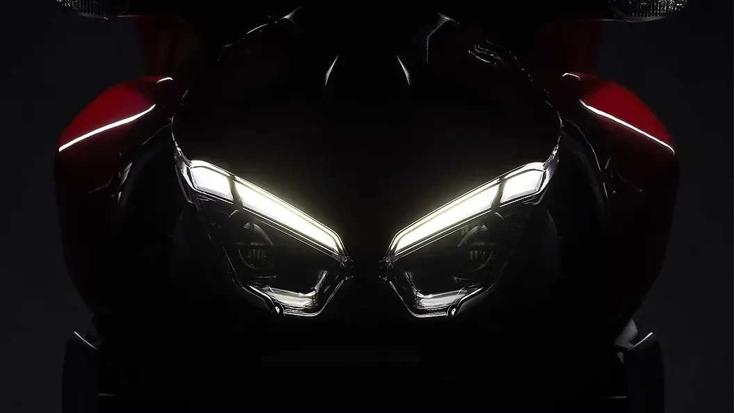 Ducati Streetfighter V2 thumbnail 5