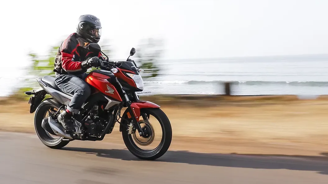 Honda CB Hornet - Photo 2
