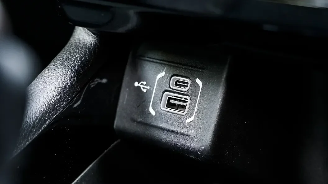 Jeep Compass Model S Diesel 4x2 AT thumbnail 4