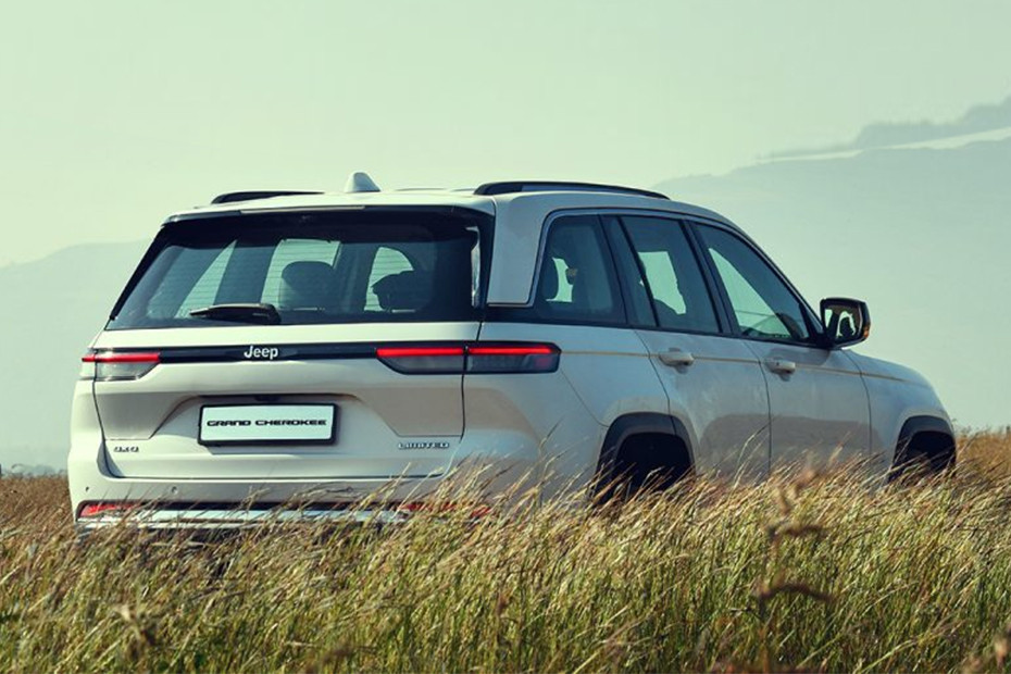 Jeep Grand Cherokee Limited thumbnail 2