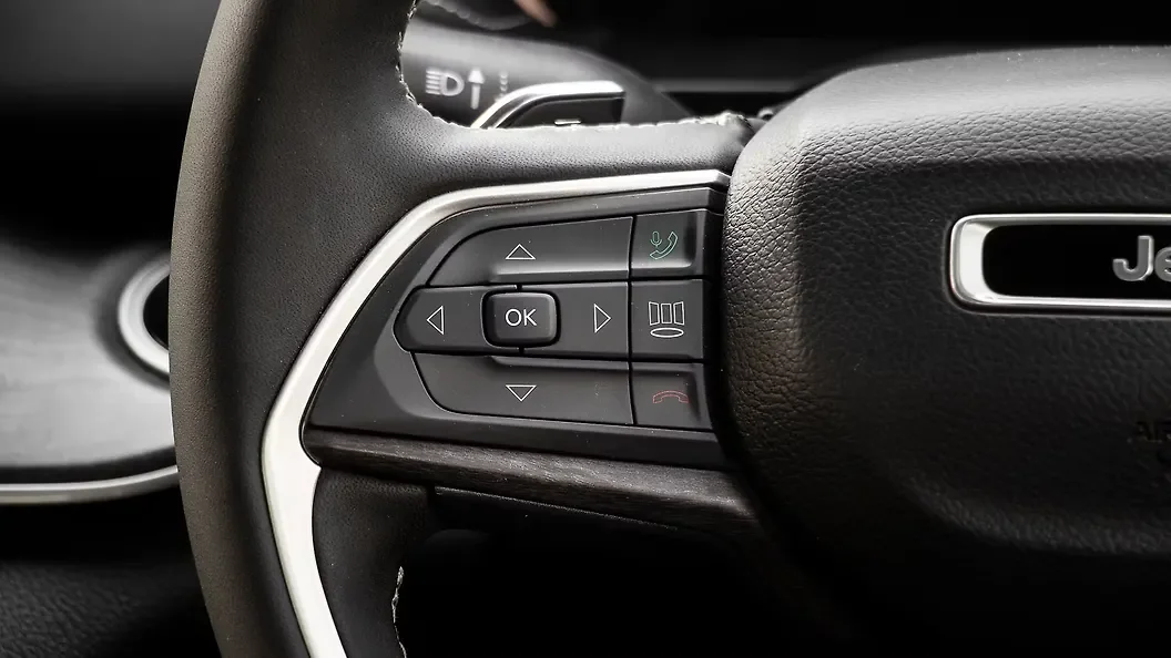 Jeep Grand Cherokee Limited thumbnail 6