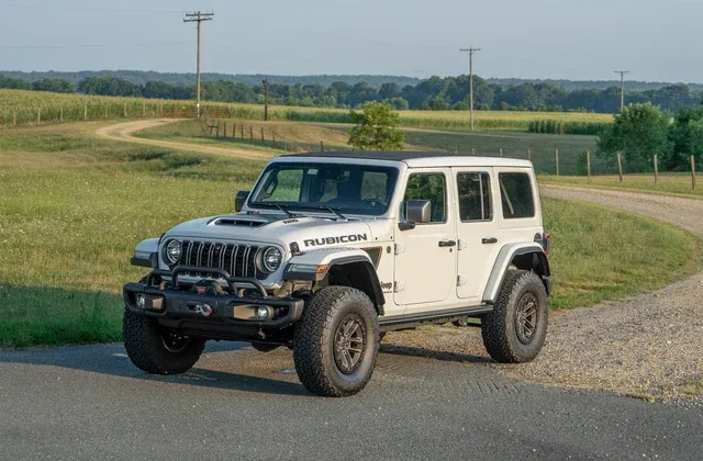 Jeep Wrangler thumbnail 2