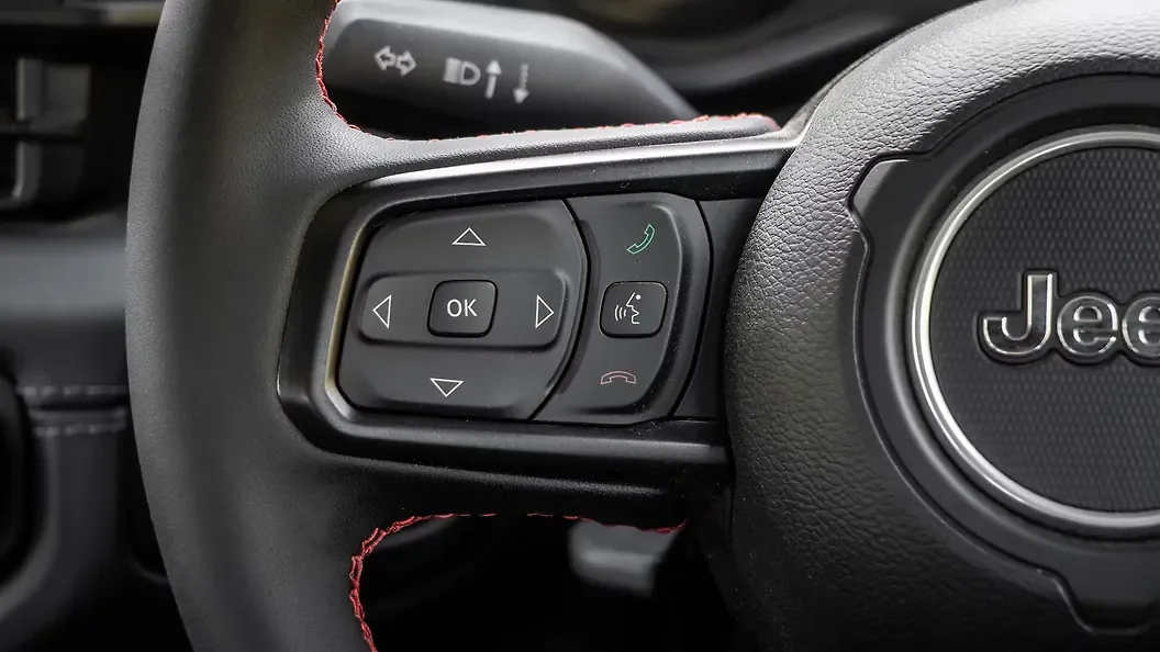 Jeep Wrangler Rubicon thumbnail 6