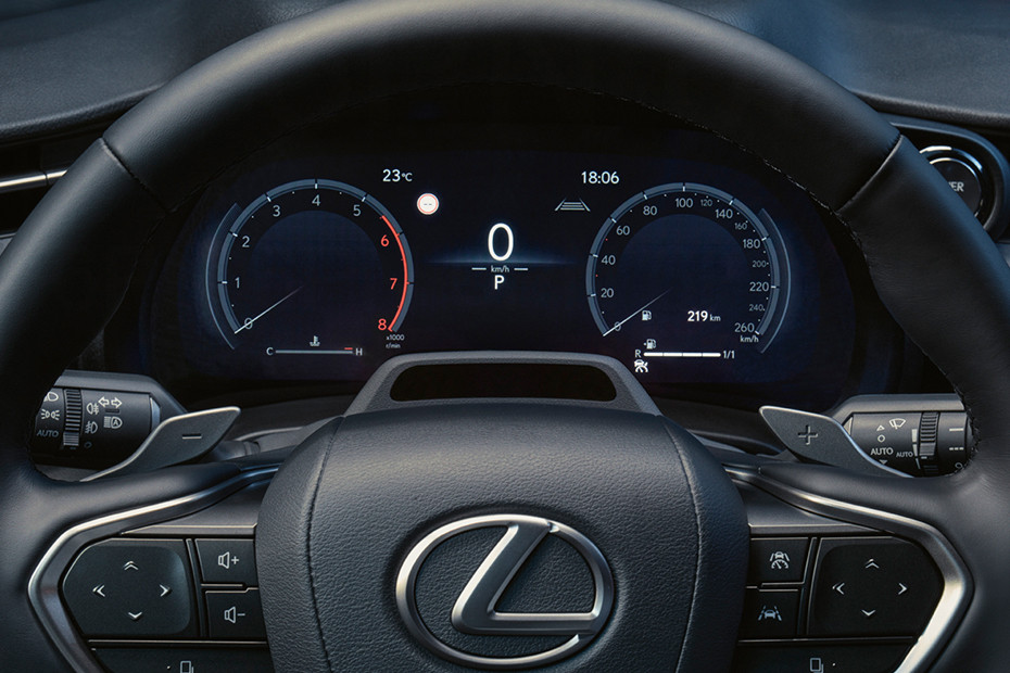Lexus LBX Luxury thumbnail 10