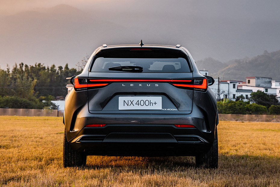 Lexus NX 350h Luxury thumbnail 4