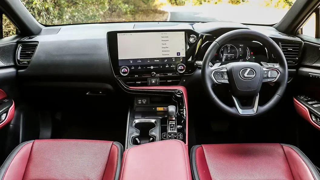 Lexus NX 350h Luxury thumbnail 3