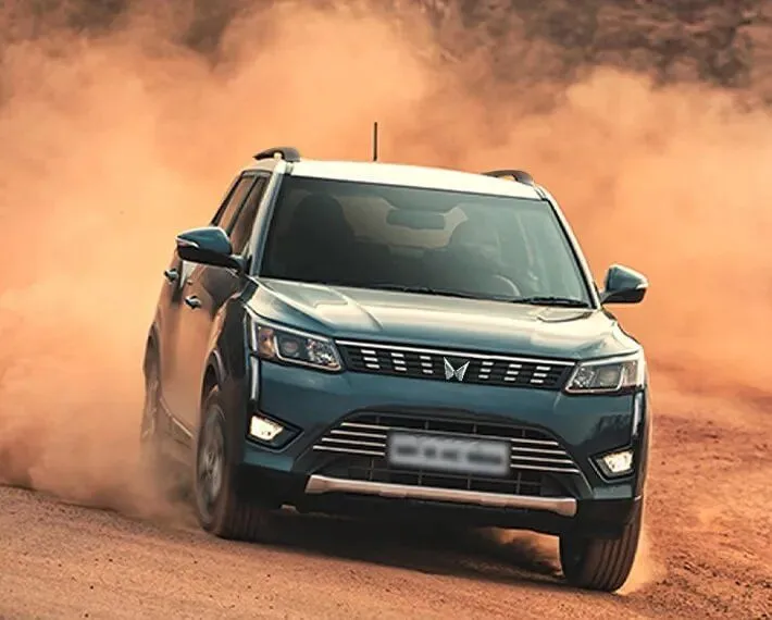Mahindra XUV 300 W4 Diesel MT thumbnail 2