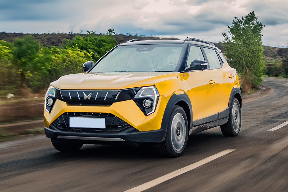 Mahindra XUV 3XO MX3 Petrol thumbnail 5