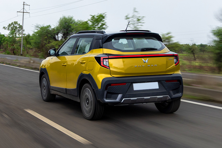 Mahindra XUV 3XO MX3 Petrol thumbnail 7