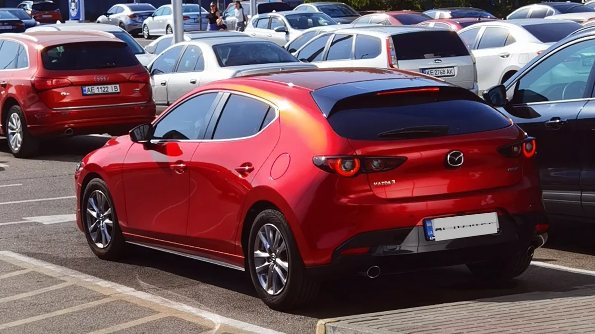 Mazda Mazda 3 - Photo 5