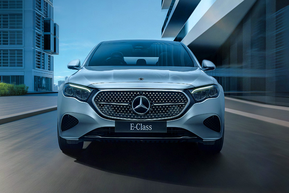 Mercedes benz E Class 220d AMG Line thumbnail 2