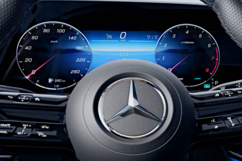 Mercedes benz E Class 220d AMG Line thumbnail 10