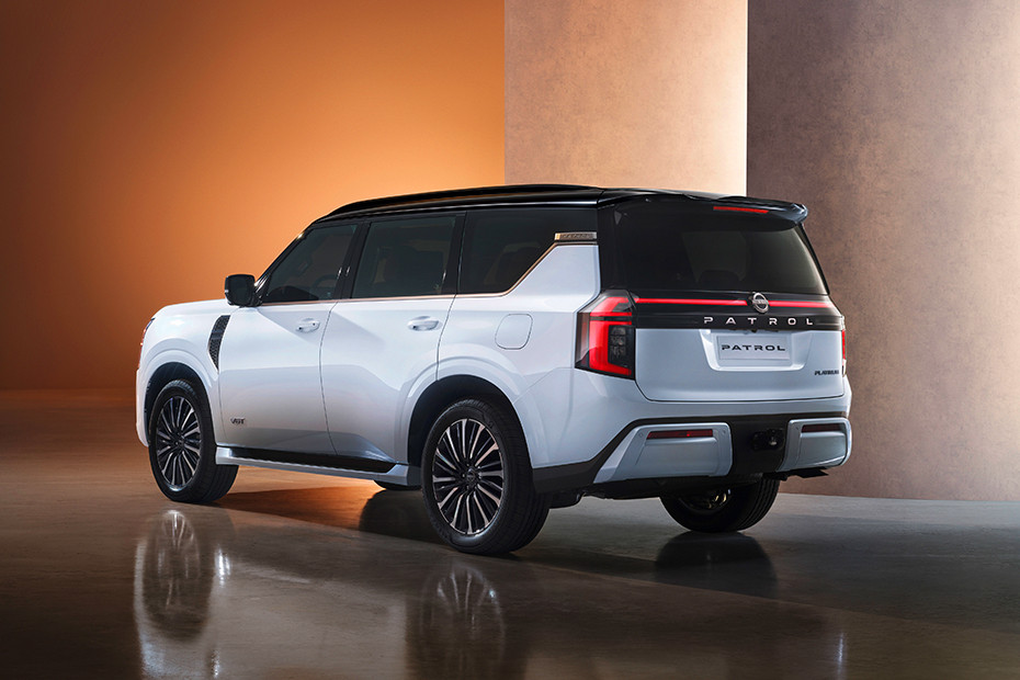 Nissan Patrol GRX V8 Premium thumbnail 4