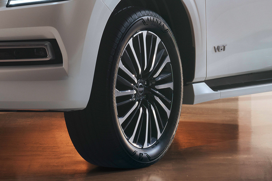 Nissan Patrol GRX V8 Premium thumbnail 10