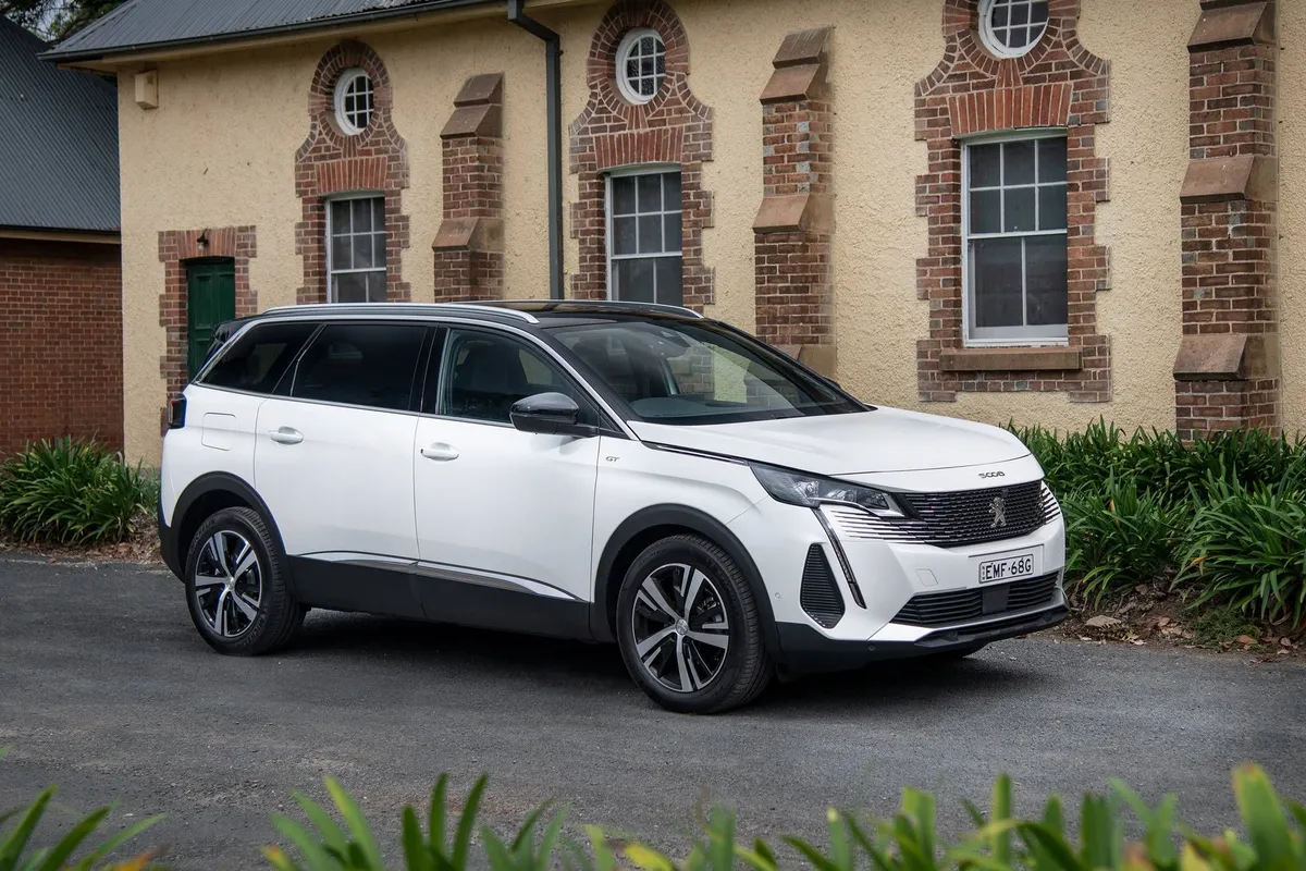 Peugeot 5008 GT thumbnail 2