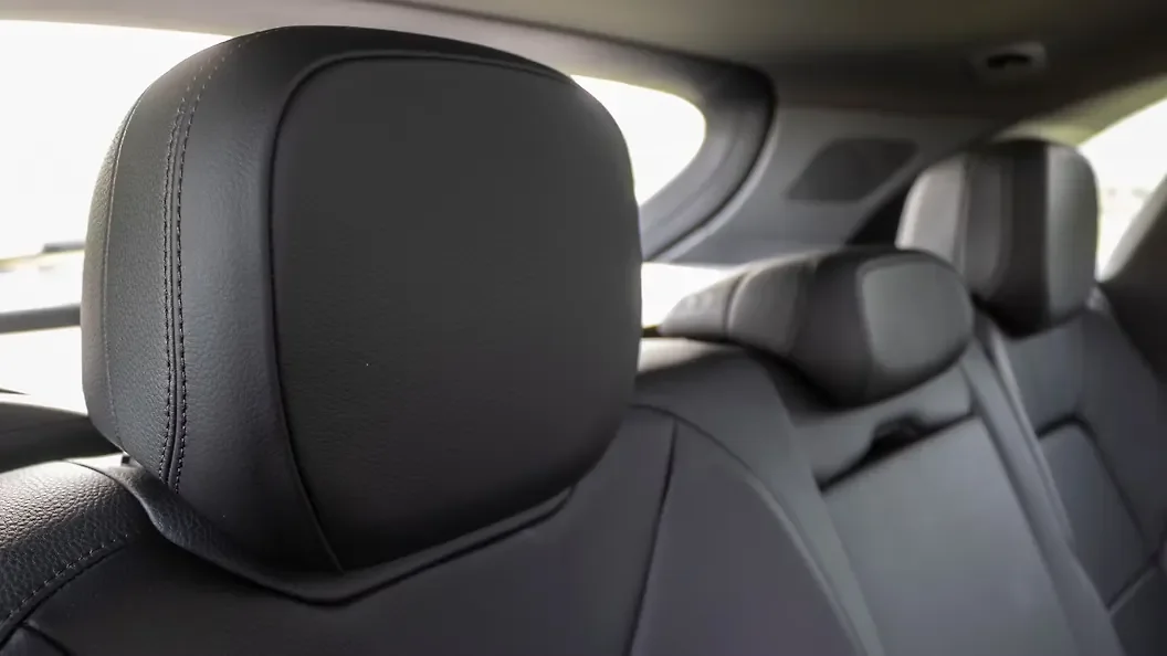 Porsche Cayenne S thumbnail 2