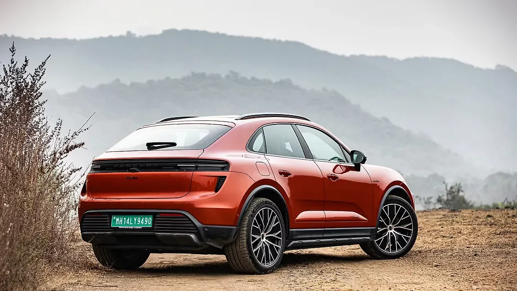 Porsche Macan (Base) thumbnail 2