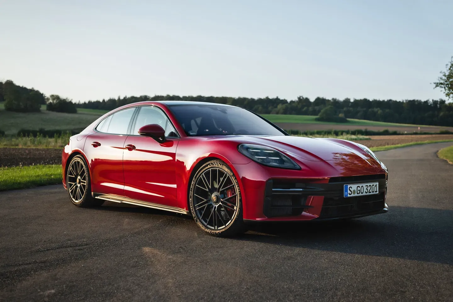 Porsche Panamera thumbnail 2