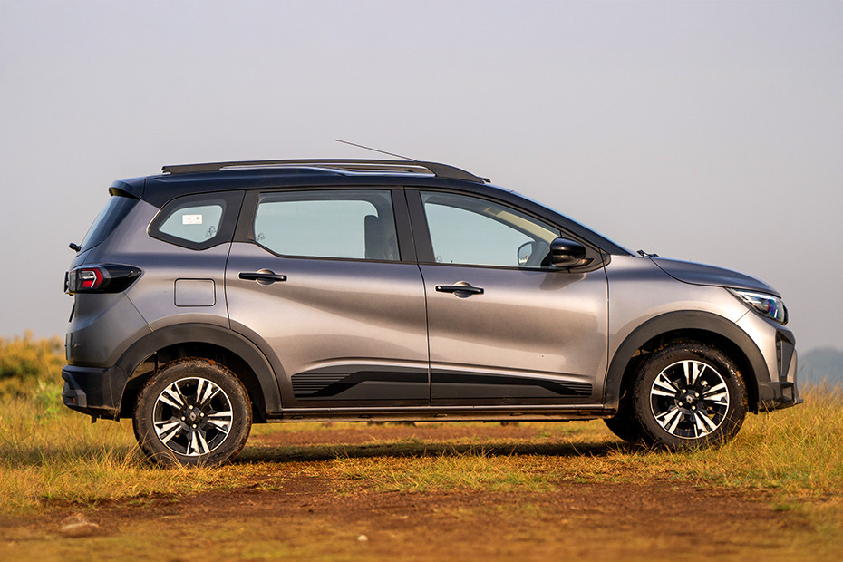 Renault Triber RXE thumbnail 2