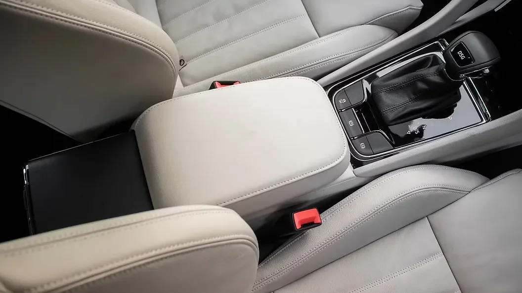 Skoda Karoq Style (Automatic) thumbnail 3