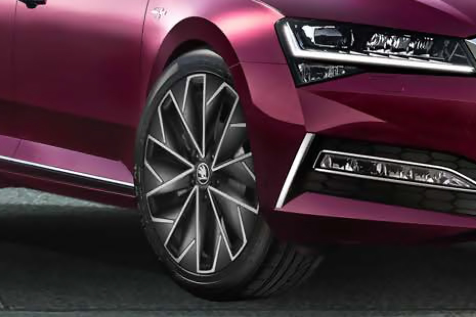 Skoda Superb Sportline TSI AT thumbnail 6