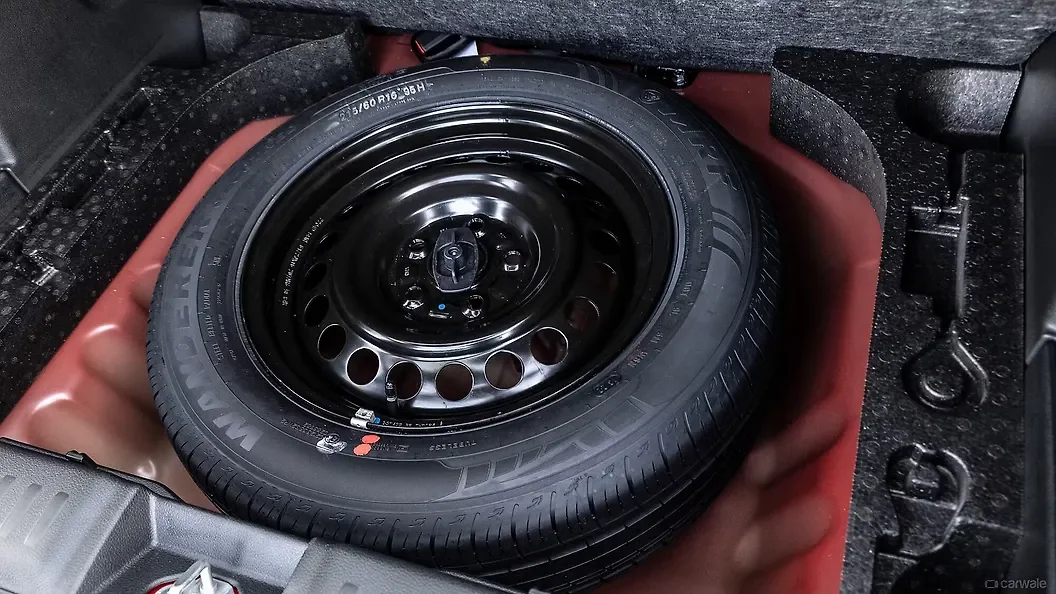 Suzuki Brezza LXi thumbnail 3
