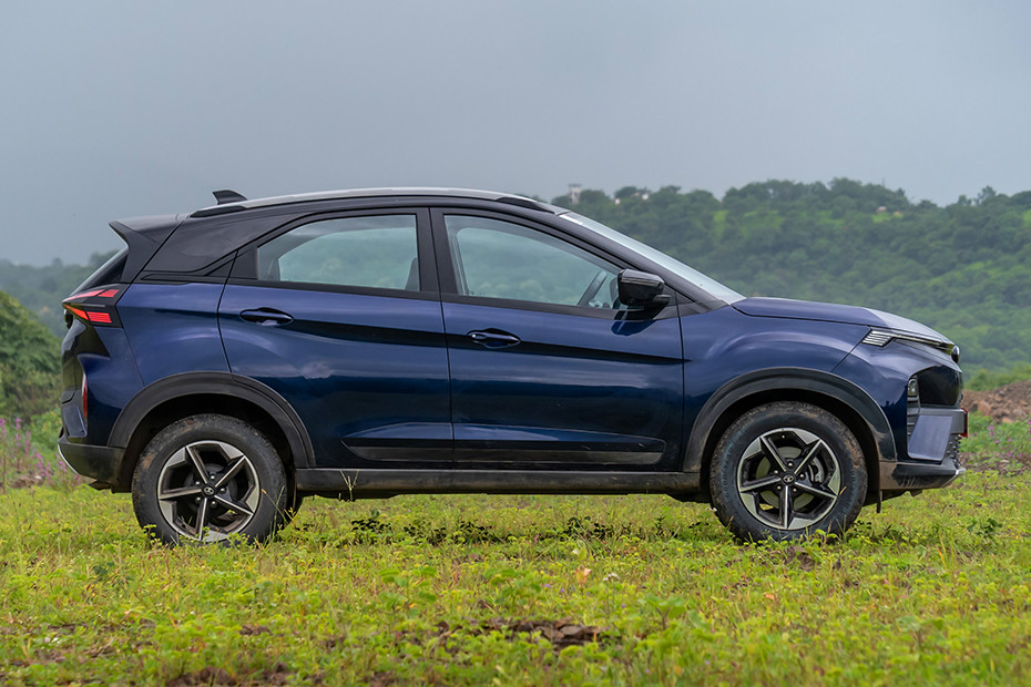Tata Nexon XE (Smart) thumbnail 2