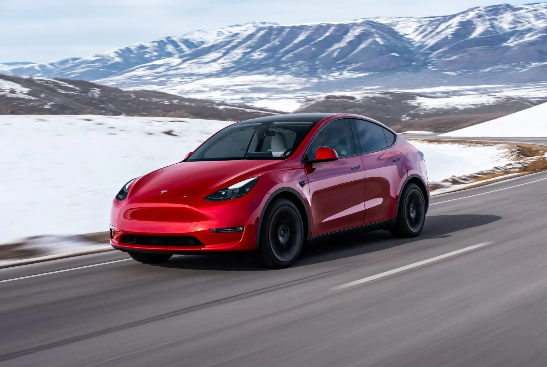 Tesla Model Y Long Range AWD thumbnail 2