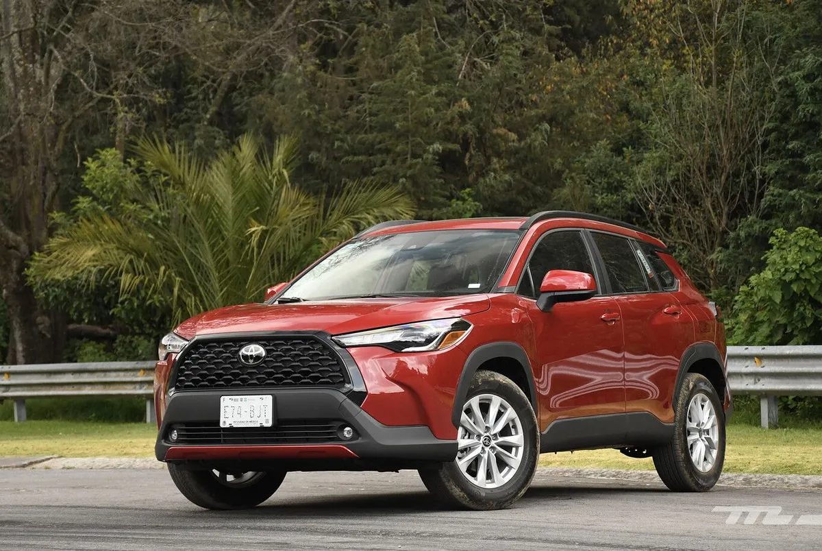 Toyota Corolla Cross High (Gasoline) thumbnail 2