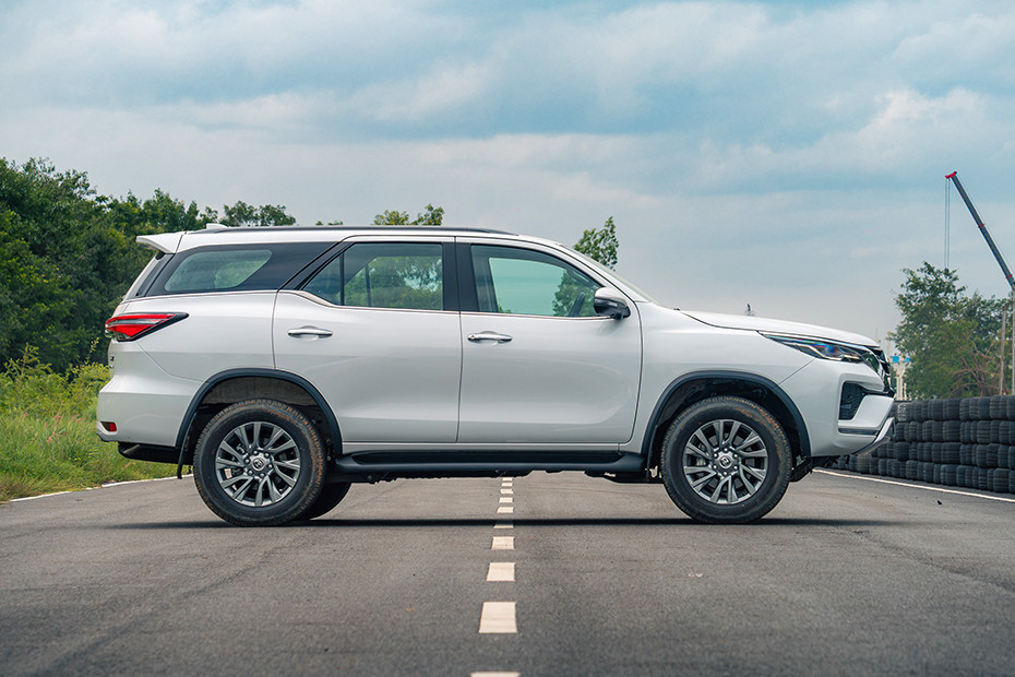 Toyota Fortuner Automatic Transmission thumbnail 2
