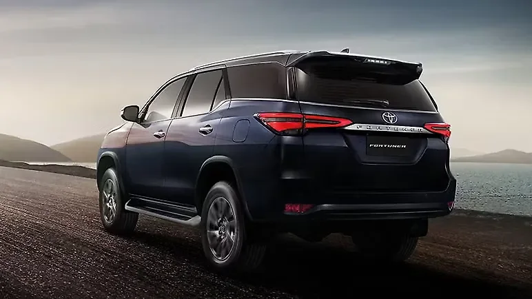 Toyota Fortuner Manual Transmission thumbnail 4