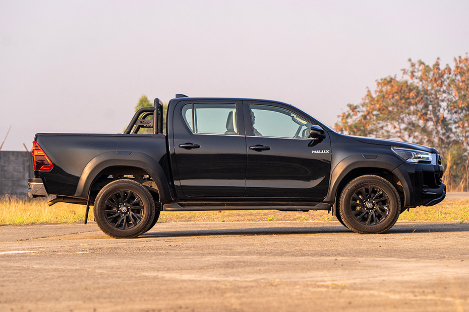 Toyota Hilux 2.8L MT thumbnail 2
