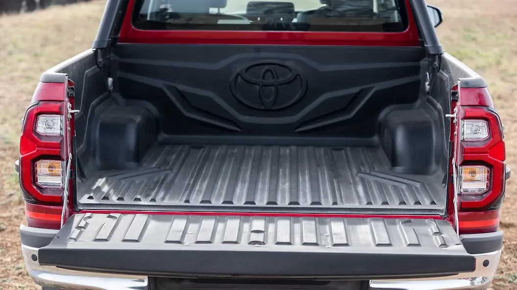 Toyota Hilux 2.4L MT thumbnail 3