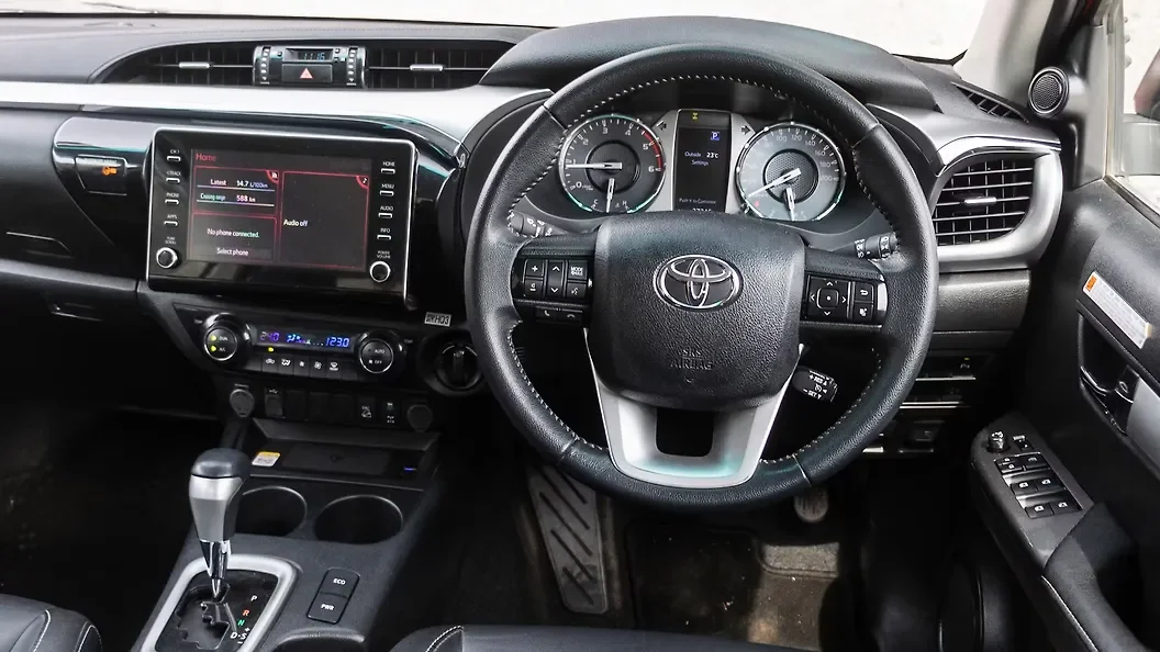 Toyota Hilux 2.4L MT thumbnail 5