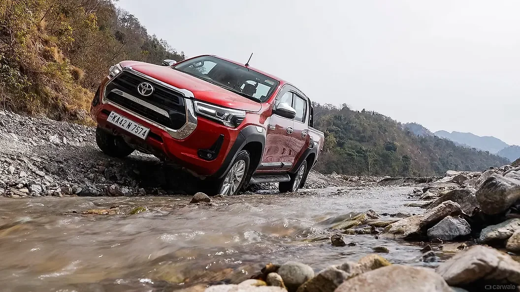 Toyota Hilux 2.4L MT thumbnail 6